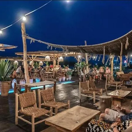 Beach Studio Durres Апартаменты Дуррес