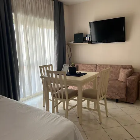 Апартаменты Beach Studio Durres *