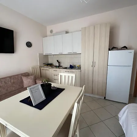 Beach Studio Durres Апартаменты Дуррес